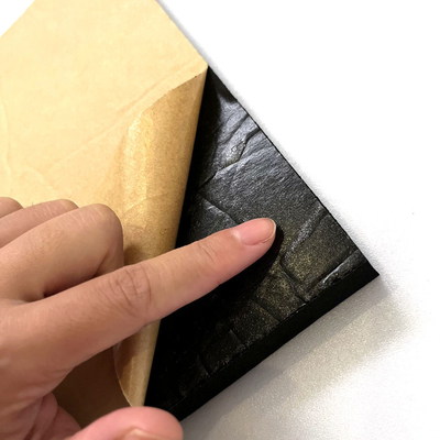 Schwarze Selbstklebstoff EPDM Zelluläre Gummifolie Aluminiumfolie Klebriges Einseitiges Schaum