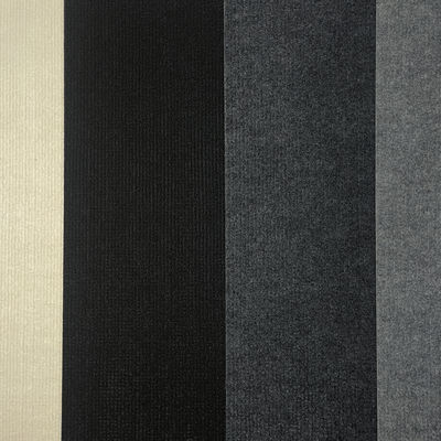 Zinngraue, verschleißfeste, selbstklebende Schutzmatte gegen Katzenkratzer