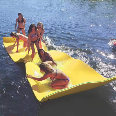 Maßgeschneiderte Größe Farbfoam Schwimmmatte Rissbeständig Schließzelle Xpe Wasser Pad
